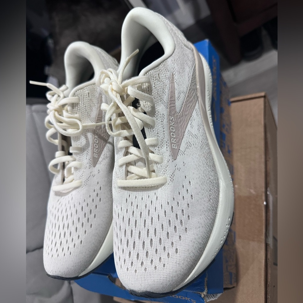 Brooks Ghost 16 Men's Running Shoes -Beige size 8